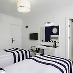 Uslu Hotel Royal Yachting מלון