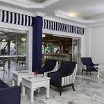 Uslu Hotel Royal Yachting מלון